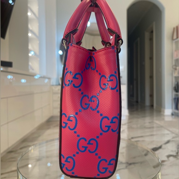 NWT Gucci GG Embossed Perforated Leather Tote Bag - Picture 3 of 6